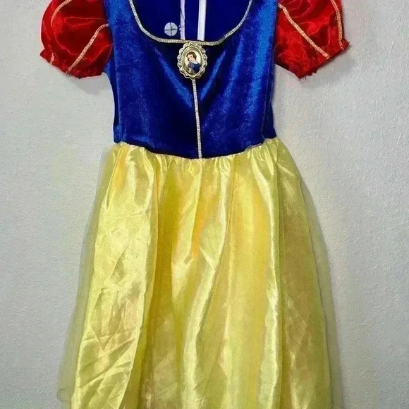 Disney Classics snow white child's costume 4-6 T - Picture 2 of 3